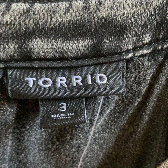 Torrid Sleeveless Mineral Wash Satin Tank Blouse Size 3X (22-24) - Picture 3 of 7